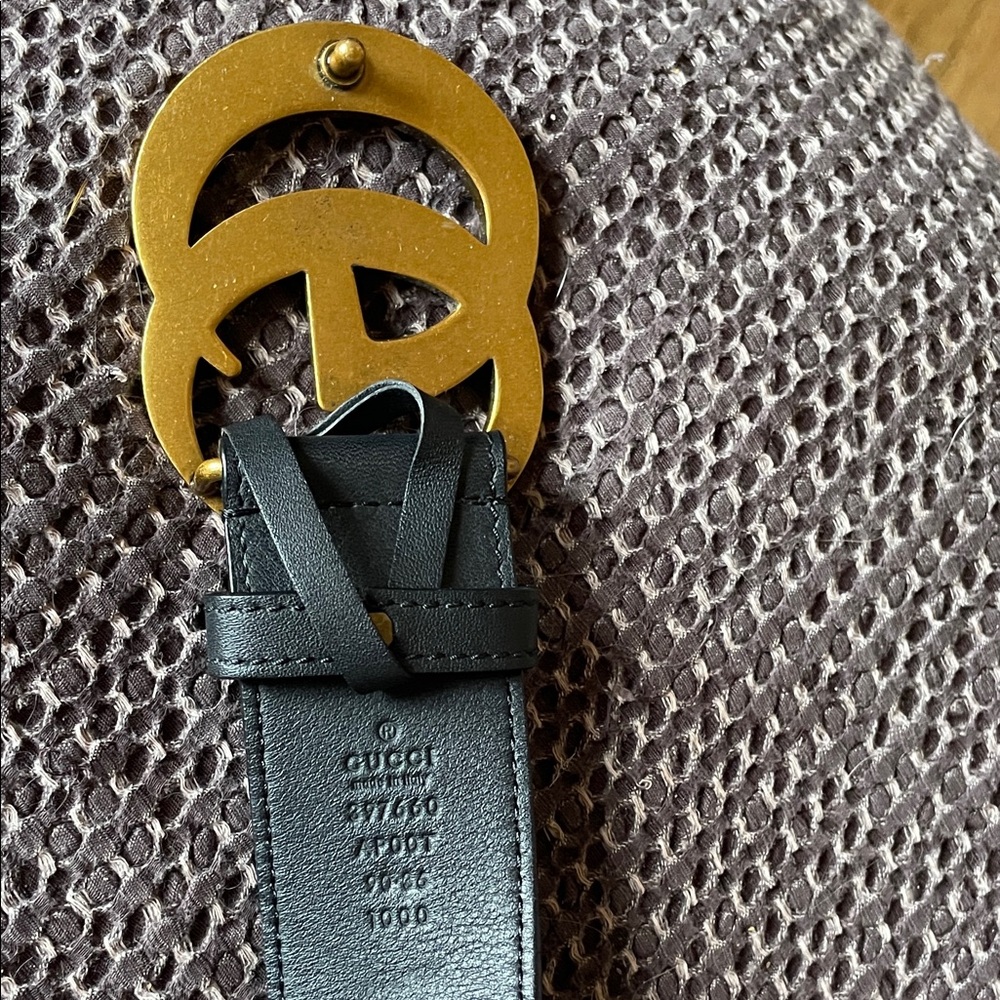 Gucci Black Belt with Gold GG Emblem - Picture 3 of 3
